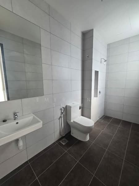 Rumah Berkembar untuk Dijual di Bandar Bukit Puchong (Puchong) - Emerlyne Shum - Bathroom - PropertyGuru.com.my