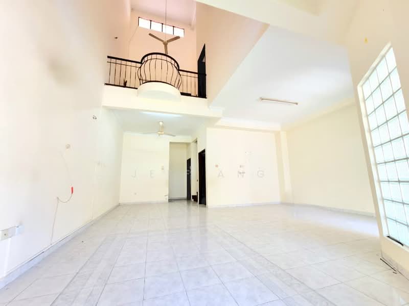 2-storey Terraced House for Sale in Taman Perling (Perling) - Jeff Ang - Living Room - PropertyGuru.com.my