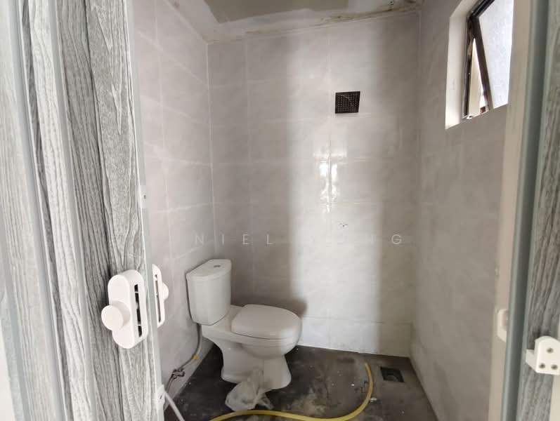 2-storey Terraced House for Sale in Bandar Baru Permas Jaya (Permas Jaya) - Daniel Yong - Bathroom - PropertyGuru.com.my