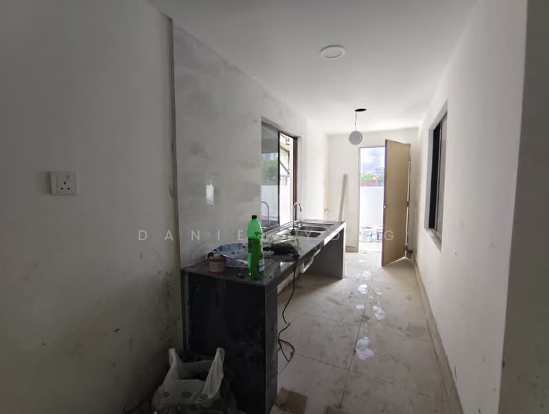 2-storey Terraced House for Sale in Bandar Baru Permas Jaya (Permas Jaya) - Daniel Yong - Kitchen - PropertyGuru.com.my