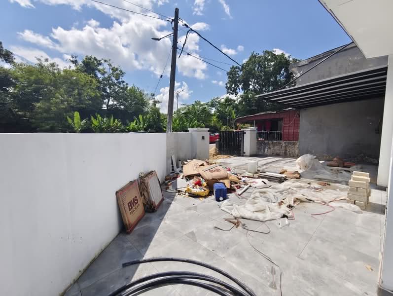2-storey Terraced House for Sale in Bandar Baru Permas Jaya (Permas Jaya) - Daniel Yong - Exterior - PropertyGuru.com.my