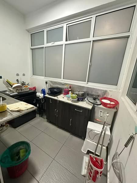 Service Residence for Sale at Twin Danga Residence - Julie Yew - Kitchen - PropertyGuru.com.my