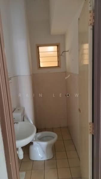 Pangsapuri untuk Disewa di Sri Dahlia - Rain Leow - Bathroom - PropertyGuru.com.my