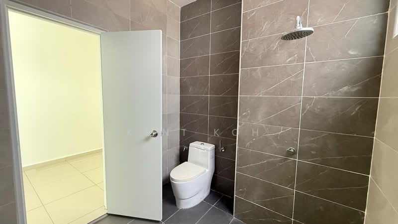 2-storey Terraced House for Rent in Taman Sutera Utama (Skudai) - Kent Koh - Bathroom - PropertyGuru.com.my