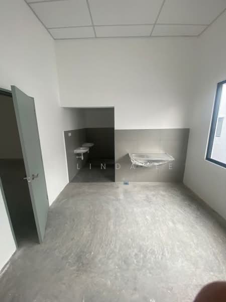Shop / Office for Rent in Bandar Putra (Kulai) - Melinda Ee - Interior - PropertyGuru.com.my