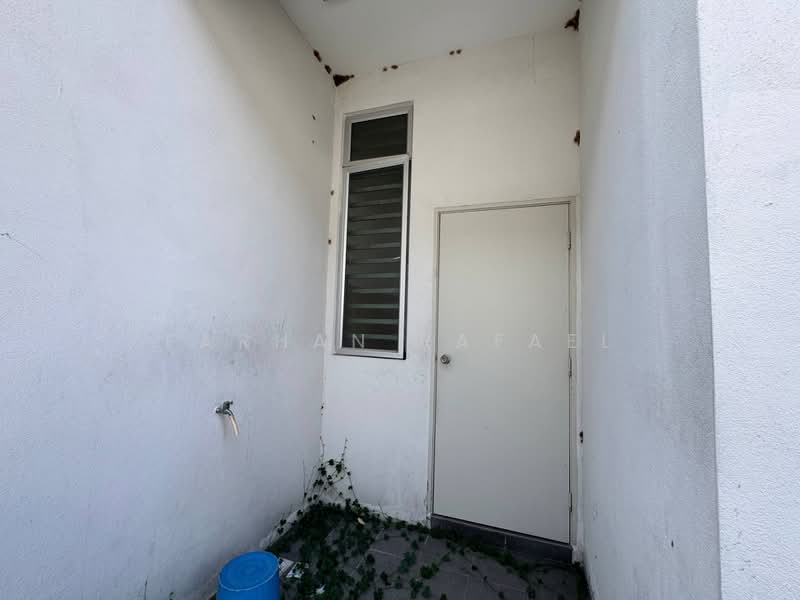 Rumah Teres 2 Tingkat untuk Dijual di Bandar Mahkota Banting (Tanjong Duabelas) - Farhan Rafael - Exterior - PropertyGuru.com.my