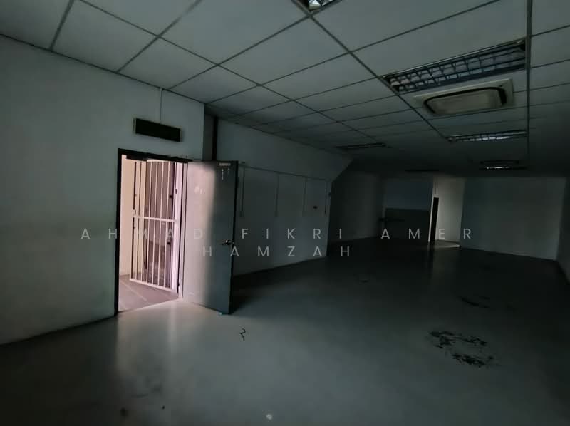 Office for Rent in Bandar Putra Permai (Seri Kembangan) - Ahmad Fikri Amer Hamzah - Interior - PropertyGuru.com.my