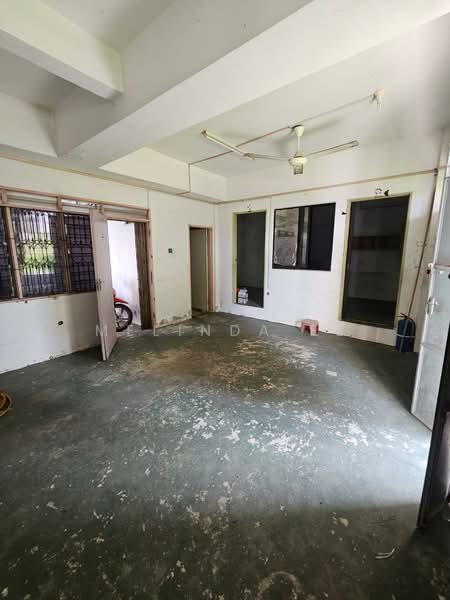 Flat for Sale at Taman Molek - Melinda Ee - Interior - PropertyGuru.com.my