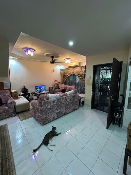 2-storey Terraced House for Sale in Seksyen 3 (Bangi) - Mohd Khairul Amilin - Living Room - PropertyGuru.com.my