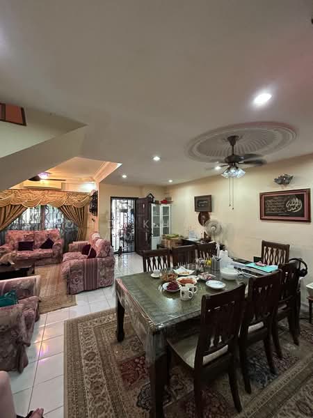 2-storey Terraced House for Sale in Seksyen 3 (Bangi) - Mohd Khairul Amilin - Living Room - PropertyGuru.com.my