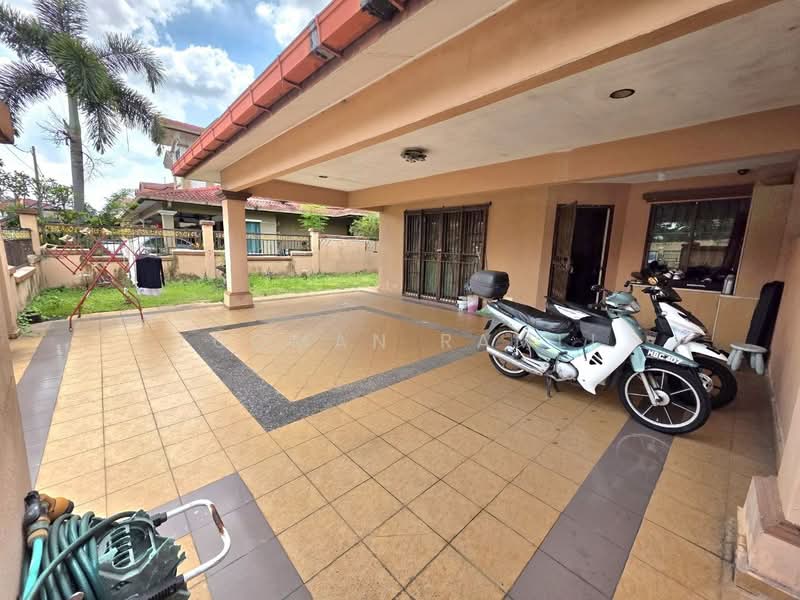 Semi-Detached House for Sale in Kajang (Selangor) - Luqman Ramli - Exterior - PropertyGuru.com.my