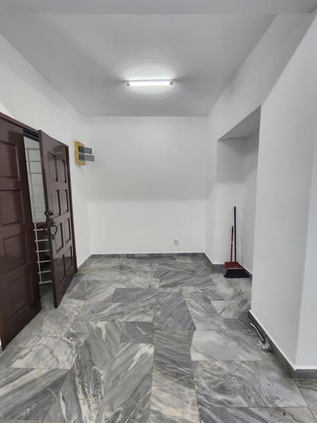 Rumah Teres 2 Tingkat untuk Disewa di Bandar Utama 10 (Bandar Utama) - Lisa Low - Interior - PropertyGuru.com.my