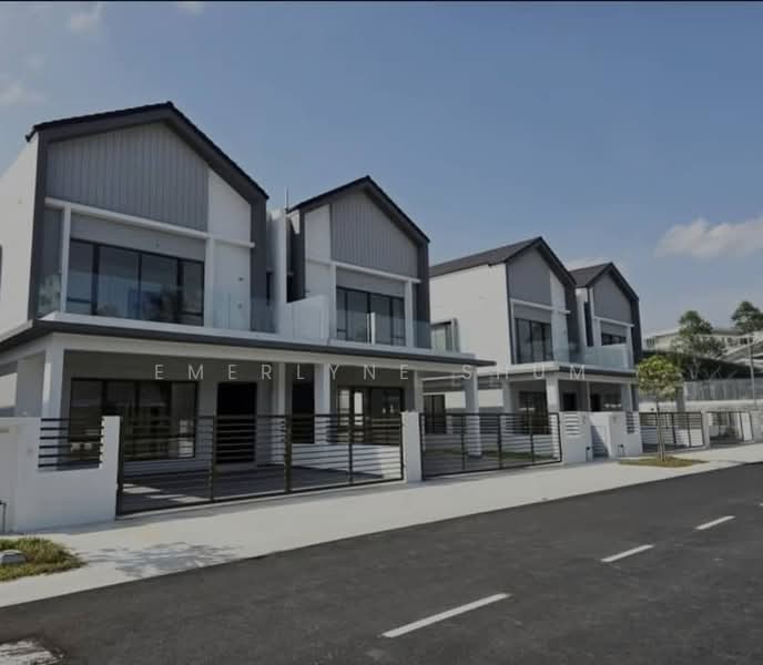 Rumah Berkembar untuk Dijual di Bandar Bukit Puchong (Puchong) - Emerlyne Shum - Exterior - PropertyGuru.com.my