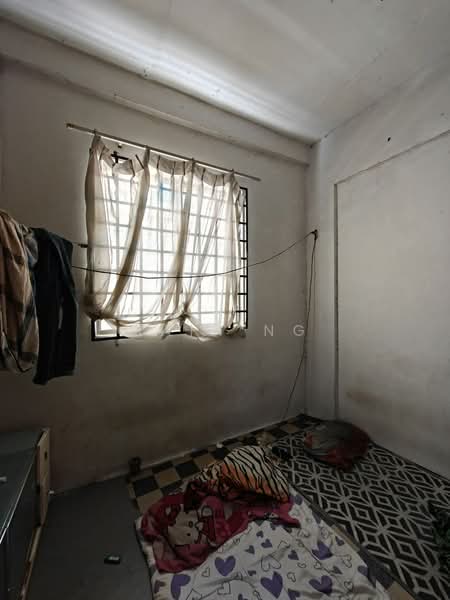 Rumah Flat untuk Dijual di Jasa - Rain Ng - Bedroom - PropertyGuru.com.my