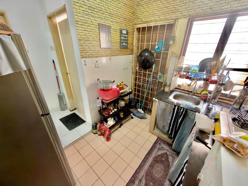Rumah Teres 2 Tingkat untuk Dijual di Kampung Tasik Tambahan (Ampang) - Luqman Ramli - Kitchen - PropertyGuru.com.my