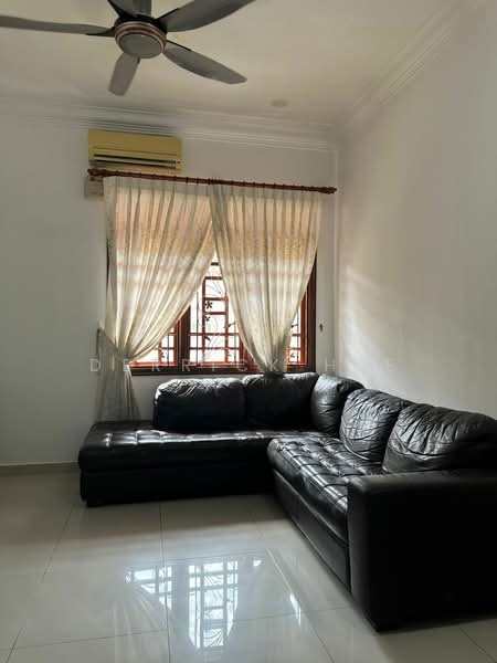 Semi-Detached House for Rent in Taman Sri Jelok (Kajang) - Derrick Hee - Living Room - PropertyGuru.com.my