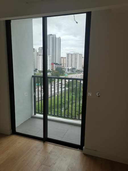 Servis Apartment untuk Dijual di The New Duo @ Edumetro - Caven Chng - Balcony - PropertyGuru.com.my