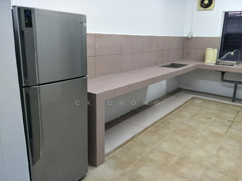 1-storey Terraced House for Sale in Taman Bukit Kuchai (Bandar Kinrara) - CK Chong - Kitchen - PropertyGuru.com.my
