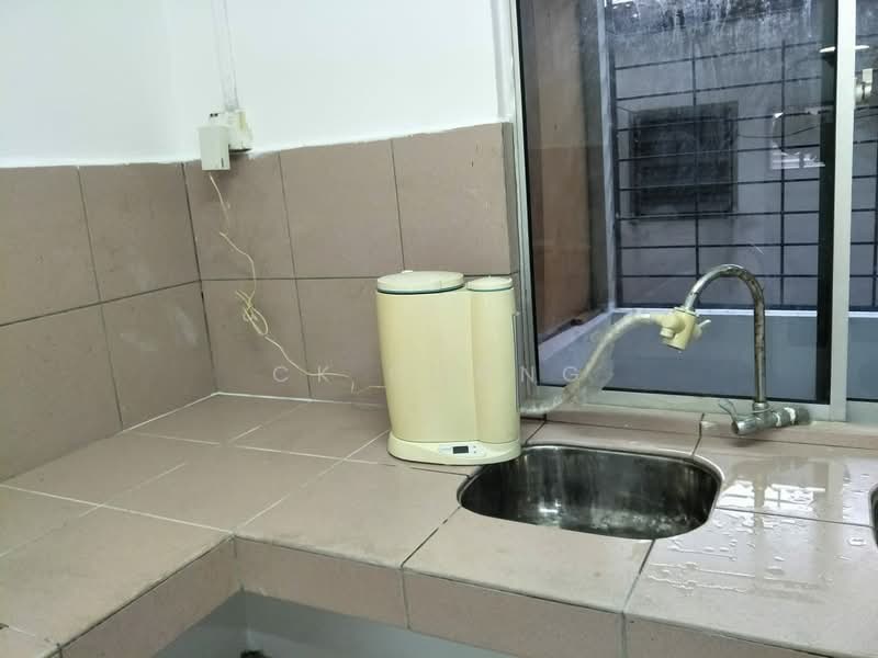 1-storey Terraced House for Sale in Taman Bukit Kuchai (Bandar Kinrara) - CK Chong - Kitchen - PropertyGuru.com.my