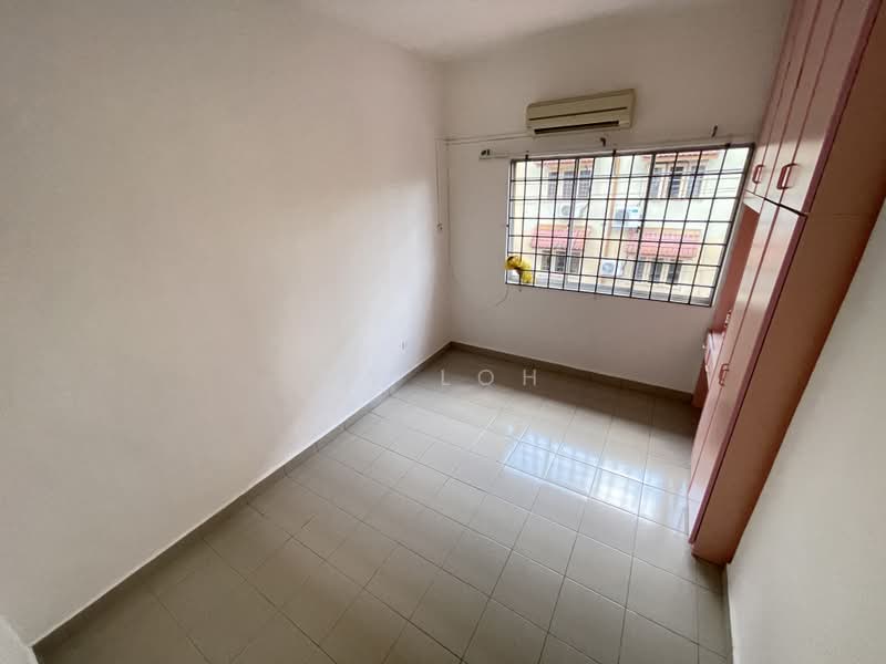 2-storey Terraced House for Sale in Taman Selayang Jaya (Selayang) - MY Loh - Bedroom - PropertyGuru.com.my