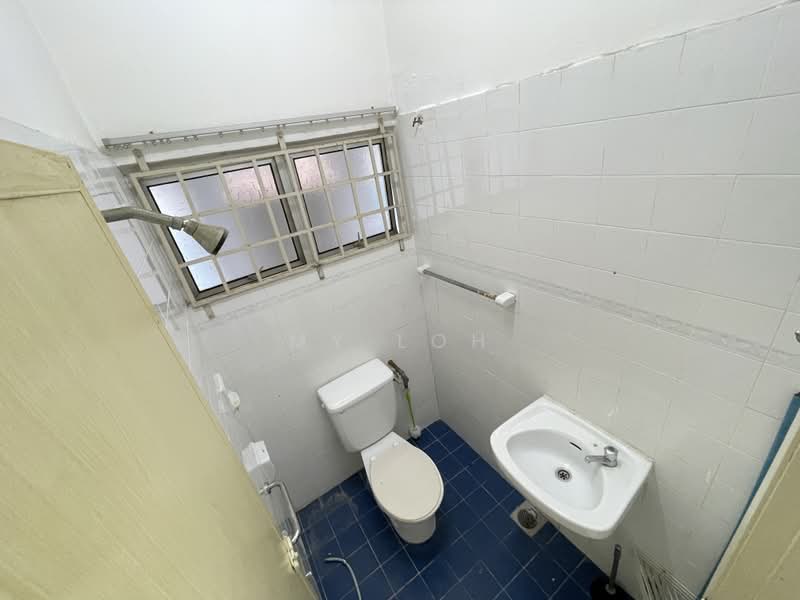 2-storey Terraced House for Sale in Taman Selayang Jaya (Selayang) - MY Loh - Bathroom - PropertyGuru.com.my