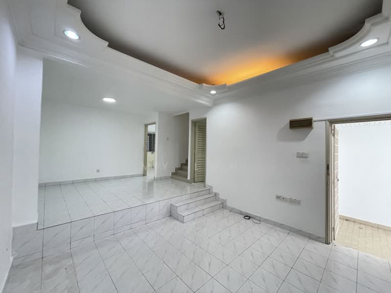 2-storey Terraced House for Sale in Taman Selayang Jaya (Selayang) - MY Loh - Living Room - PropertyGuru.com.my