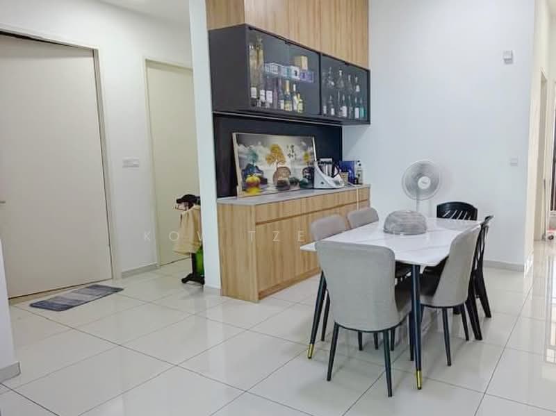 Service Residence for Rent at The Cruise Residence - Kow Tze Fui - Dining Room - PropertyGuru.com.my