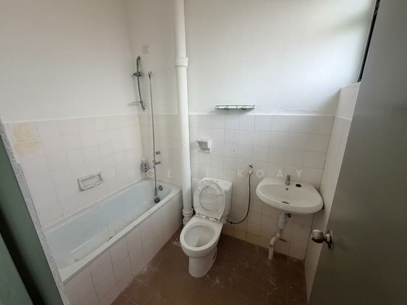 Townhouse for Sale in Tanjung Bungah (Penang) - Vincent Koay - Bathroom - PropertyGuru.com.my