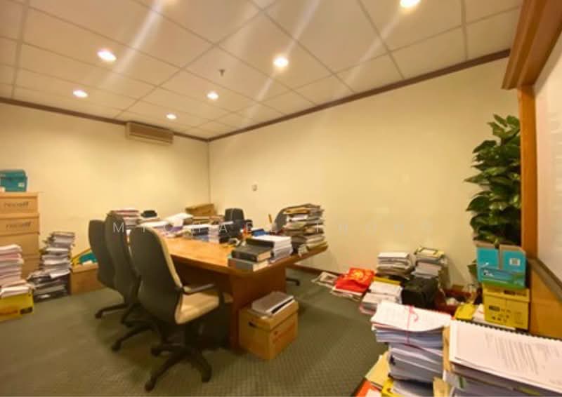 Office for Sale in Damansara Intan (Petaling Jaya) - Michael Thong - Private Room 1 - PropertyGuru.com.my