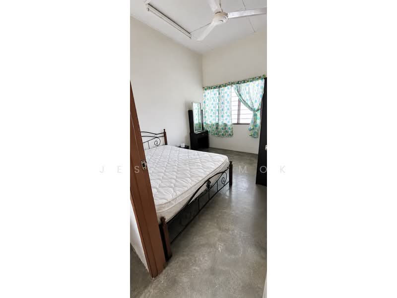 Rumah Teres 1 Tingkat untuk Dijual di Taman Sri Serdang (Seri Kembangan) - Jessica Mok - Bedroom - PropertyGuru.com.my
