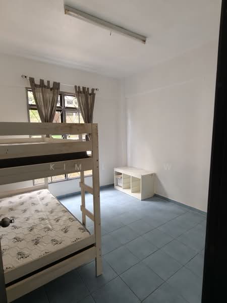 Pangsapuri untuk Disewa di Bunga Raya Apartment - Kim L. Law - Bedroom - PropertyGuru.com.my