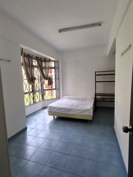 Pangsapuri untuk Disewa di Bunga Raya Apartment - Kim L. Law - Bedroom - PropertyGuru.com.my
