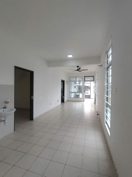 Townhouse for Rent in Bandar Cemerlang (Ulu Tiram) - Kavin Tan - Living Room - PropertyGuru.com.my