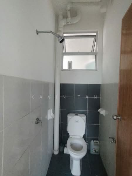 Townhouse for Rent in Bandar Cemerlang (Ulu Tiram) - Kavin Tan - Bathroom - PropertyGuru.com.my