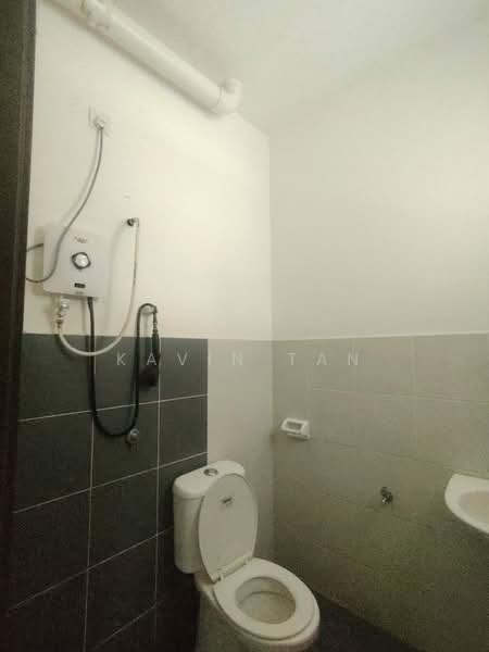 Townhouse for Rent in Bandar Cemerlang (Ulu Tiram) - Kavin Tan - Bathroom - PropertyGuru.com.my