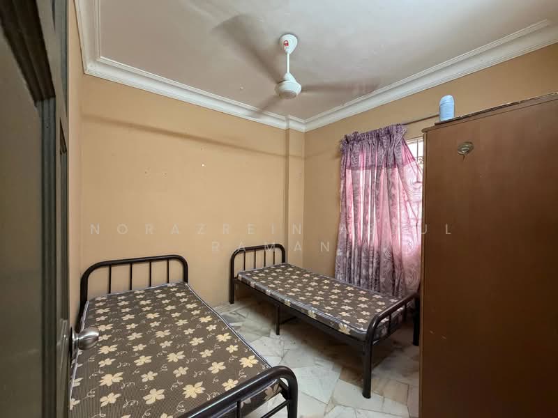 Apartment for Sale at Astana Alam Apartment 3 - Norazrein Abdul Raman - Bedroom - PropertyGuru.com.my