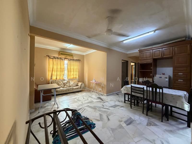 Apartment for Sale at Astana Alam Apartment 3 - Norazrein Abdul Raman - Living Room - PropertyGuru.com.my
