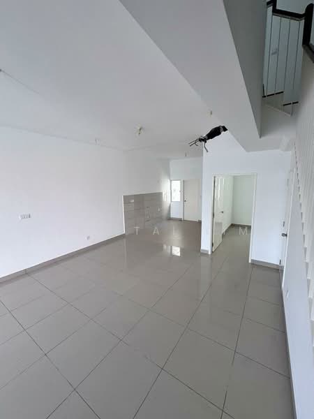 2-storey Terraced House for Rent in Bandar Gamuda Cove (Dengkil) - Krystal Lim - Living Room - PropertyGuru.com.my