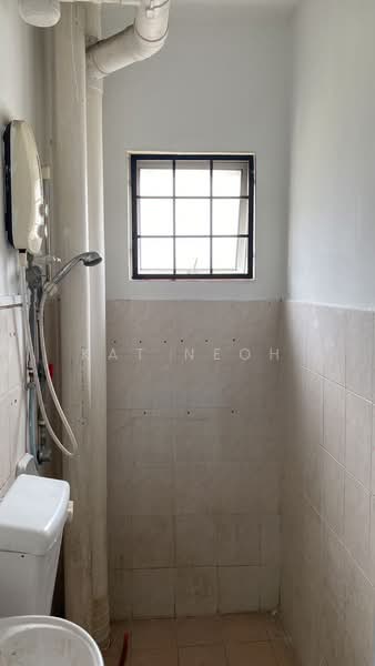 Apartment for Sale at Pangsapuri Daisy - KAT NEOH - Bathroom - PropertyGuru.com.my