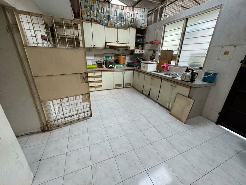 Semi-Detached House for Sale in Paya Terubong (Ayer Itam) - Alex Cheah - Kitchen - PropertyGuru.com.my