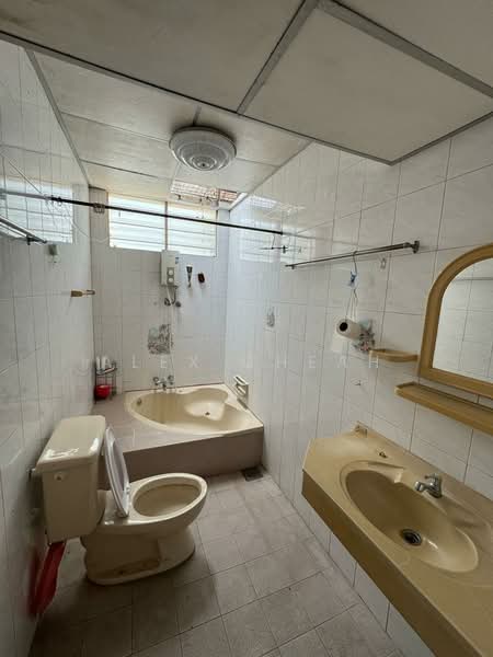Semi-Detached House for Sale in Paya Terubong (Ayer Itam) - Alex Cheah - Bathroom - PropertyGuru.com.my