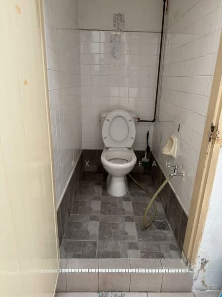 Semi-Detached House for Sale in Paya Terubong (Ayer Itam) - Alex Cheah - Bathroom - PropertyGuru.com.my
