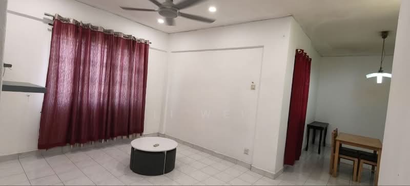 Apartment for Rent at Pangsapuri Persiaran Tanjung - Li Wei - Living Room - PropertyGuru.com.my
