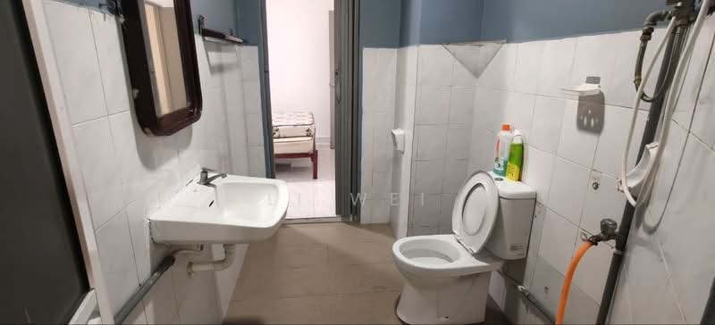 Apartment for Rent at Pangsapuri Persiaran Tanjung - Li Wei - Bathroom - PropertyGuru.com.my
