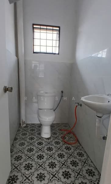 Terraced House for Sale in Rawang (Selangor) - Ras Shaz - Bathroom - PropertyGuru.com.my