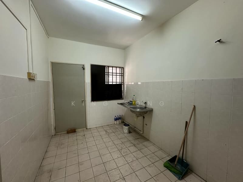 2-storey Terraced House for Sale in Taman Batu Berendam Putra (Batu Berendam) - King Song - PropertyGuru.com.my