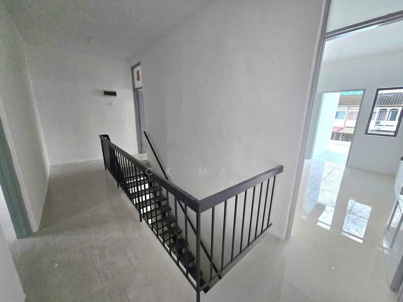 2-storey Terraced House for Sale in Taman Ipoh Timur (Ipoh) - Ck Max - Corridor - PropertyGuru.com.my