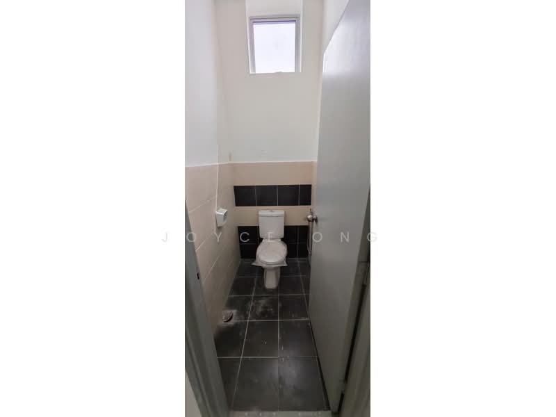 Semi-D Factory for Rent in Pusat Perindustrian Tanjung Pelepas (Gelang Patah) - Joyce Ong - Bathroom - PropertyGuru.com.my