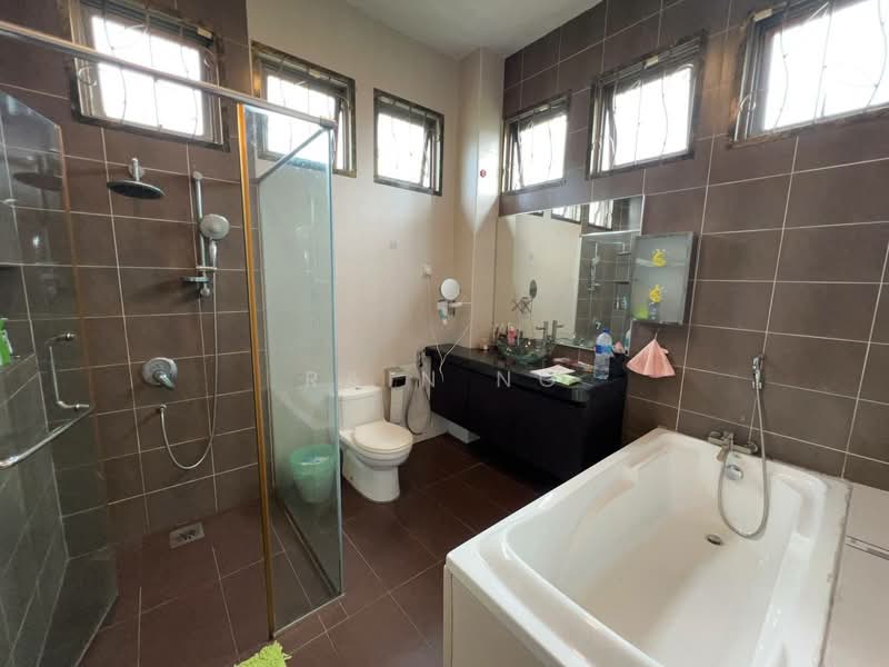 Bungalow for Sale in Masai (Johor) - Rain Ng - Bathroom - PropertyGuru.com.my