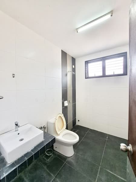 2-storey Terraced House for Sale in Denai Alam (Shah Alam) - Ryan Soo - Bathroom - PropertyGuru.com.my